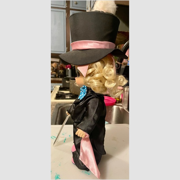 Precious moments Mandy the magician Doll - Picture 2 of 8